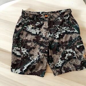 Hunters Elementary Men's Camouflage Shorts